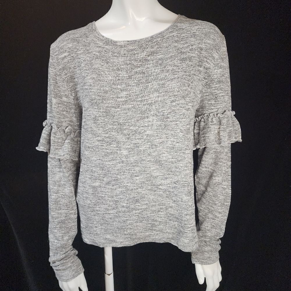 Derek Heart Gray Ruffle Long Sleeve Top (L) - Picture 2 of 5